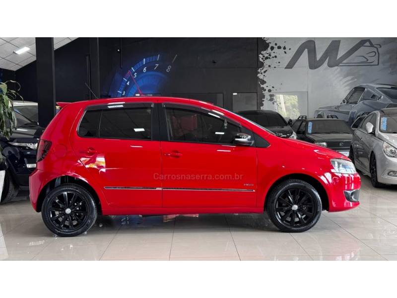 VOLKSWAGEN - FOX - 2011/2011 - Vermelha - R$ 40.900,00
