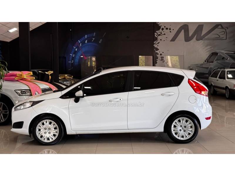 FORD - FIESTA - 2014/2015 - Branca - R$ 49.900,00