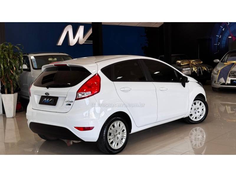 FORD - FIESTA - 2014/2015 - Branca - R$ 49.900,00