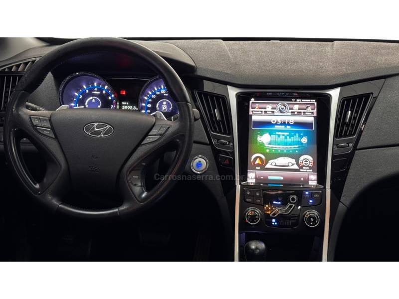 HYUNDAI - SONATA - 2011/2012 - Prata - R$ 72.900,00