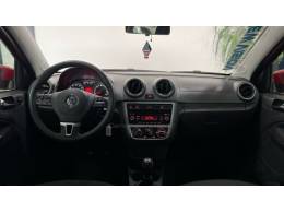 VOLKSWAGEN - VOYAGE - 2015/2016 - Vermelha - R$ 49.900,00