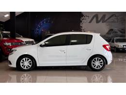 RENAULT - SANDERO - 2018/2018 - Branca - R$ 47.900,00