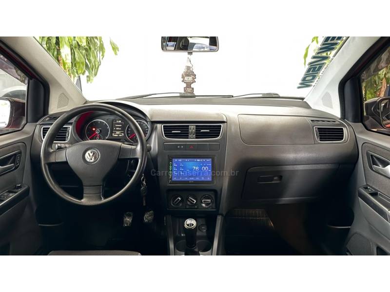 VOLKSWAGEN - FOX - 2011/2011 - Vermelha - R$ 40.900,00