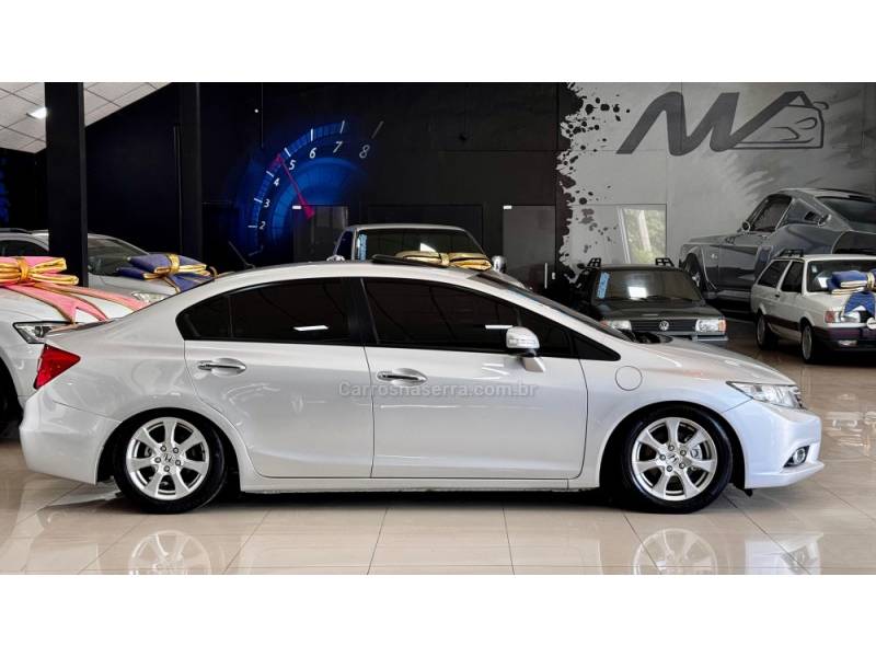 HONDA - CIVIC - 2013/2013 - Prata - R$ 79.900,00