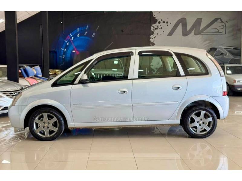 CHEVROLET - MERIVA - 2010/2011 - Prata - R$ 35.900,00