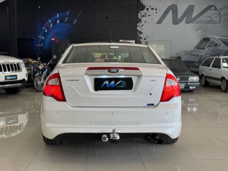 FORD - FUSION - 2011/2012 - Branca - R$ 54.900,00