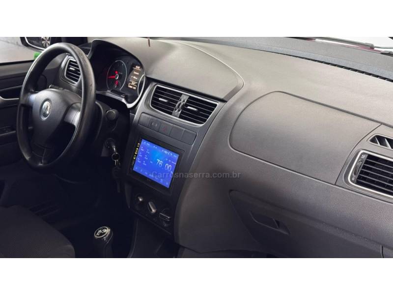 VOLKSWAGEN - FOX - 2011/2011 - Vermelha - R$ 40.900,00