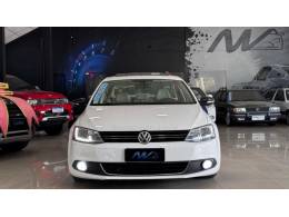 VOLKSWAGEN - JETTA - 2012/2013 - Branca - R$ 80.900,00