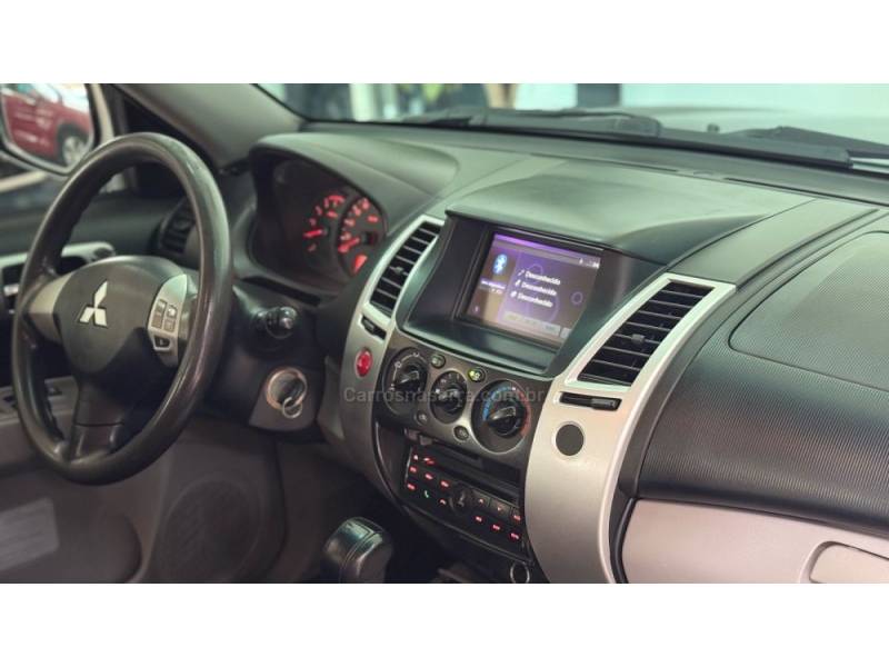 MITSUBISHI - PAJERO DAKAR - 2013/2013 - Prata - R$ 113.900,00