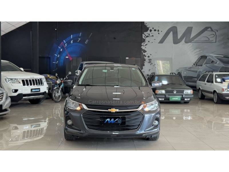 CHEVROLET - ONIX - 2023/2024 - Cinza - R$ 99.900,00