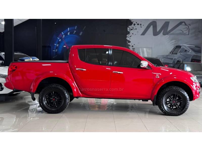 MITSUBISHI - L200 - 2014/2015 - Vermelha - R$ 136.900,00