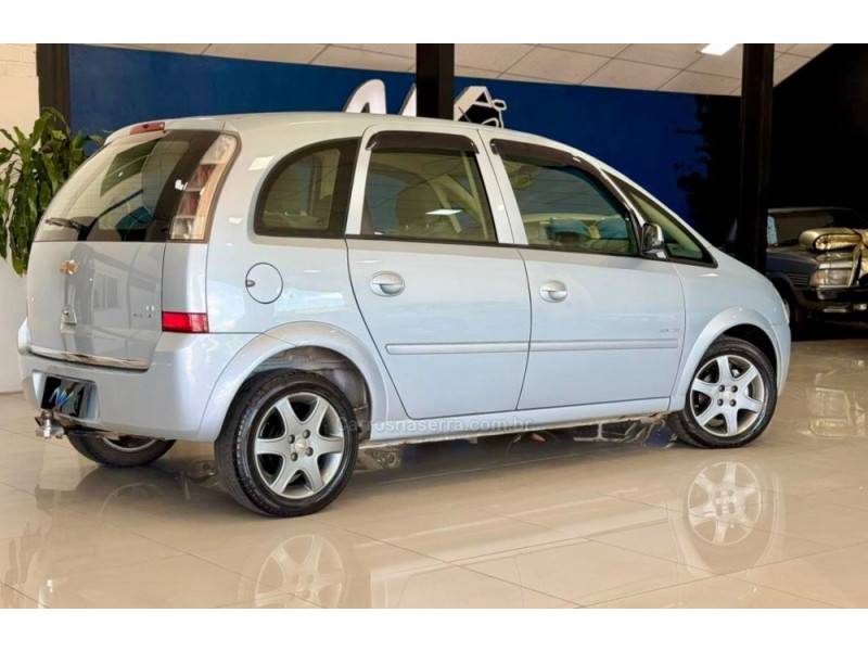 CHEVROLET - MERIVA - 2010/2011 - Prata - R$ 35.900,00