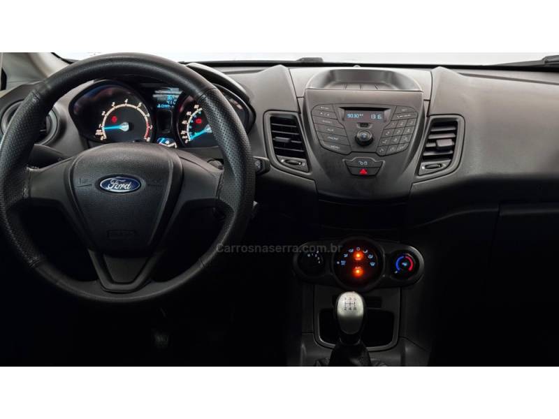 FORD - FIESTA - 2014/2015 - Branca - R$ 49.900,00