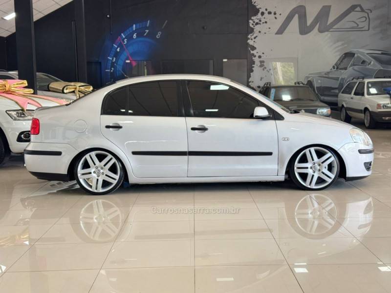VOLKSWAGEN - POLO - 2008/2008 - Prata - R$ 39.900,00