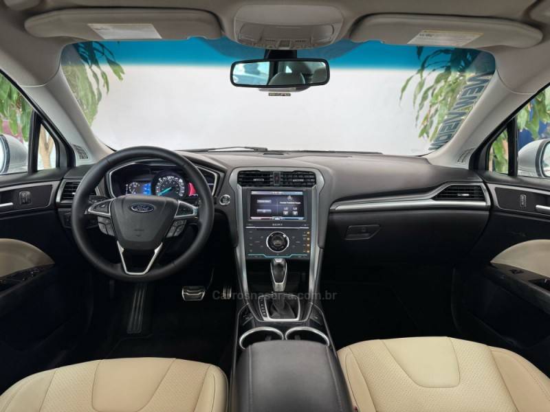 FORD - FUSION - 2013/2013 - Prata - R$ 82.900,00