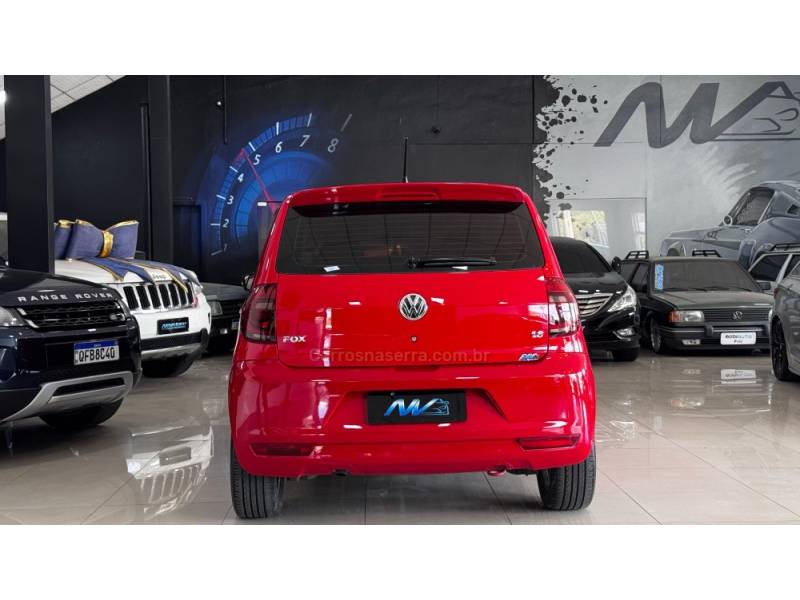 VOLKSWAGEN - FOX - 2011/2011 - Vermelha - R$ 40.900,00