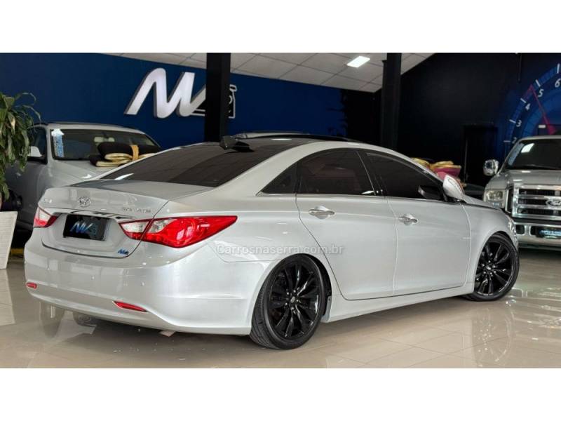 HYUNDAI - SONATA - 2011/2012 - Prata - R$ 72.900,00