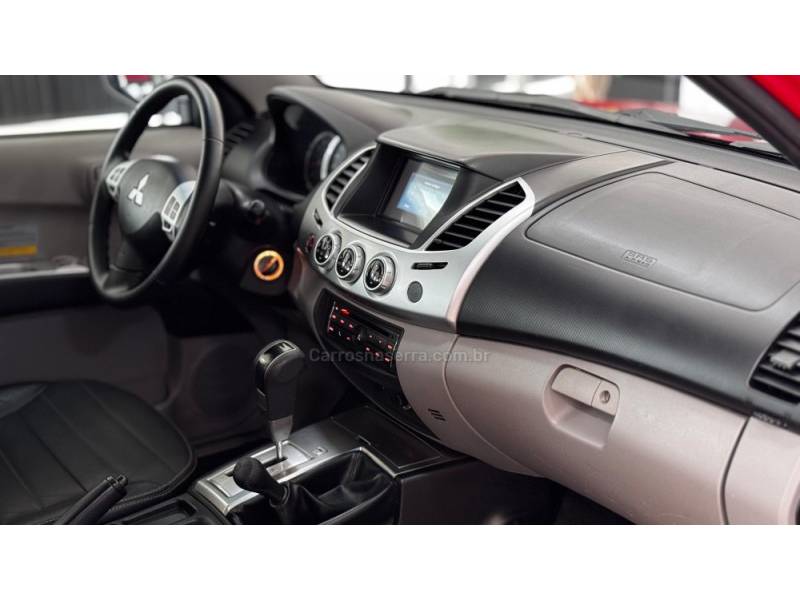 MITSUBISHI - L200 - 2014/2015 - Vermelha - R$ 136.900,00