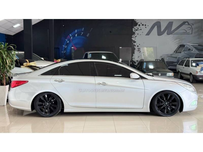 HYUNDAI - SONATA - 2011/2012 - Prata - R$ 72.900,00