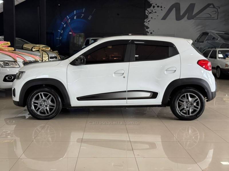RENAULT - KWID - 2017/2018 - Branca - R$ 47.900,00