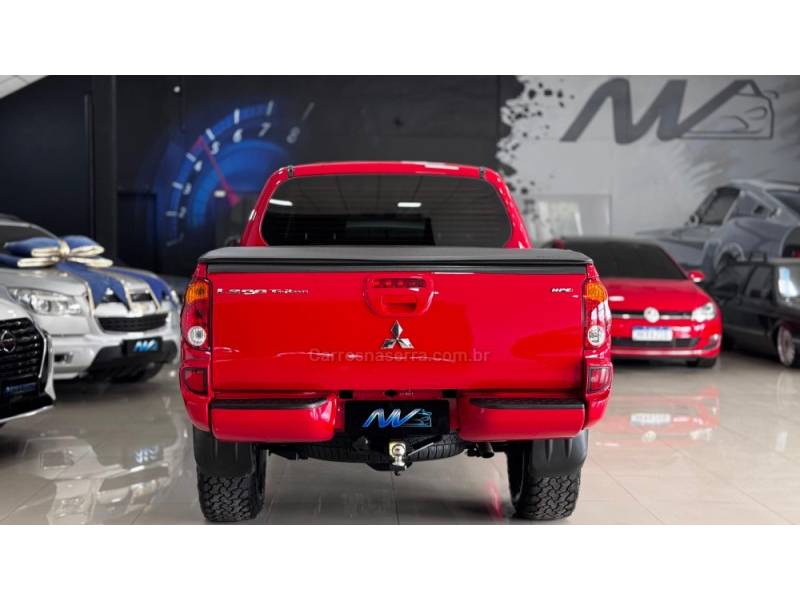 MITSUBISHI - L200 - 2014/2015 - Vermelha - R$ 136.900,00