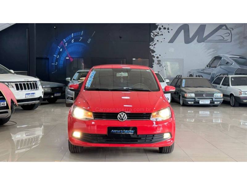 VOLKSWAGEN - VOYAGE - 2015/2016 - Vermelha - R$ 49.900,00