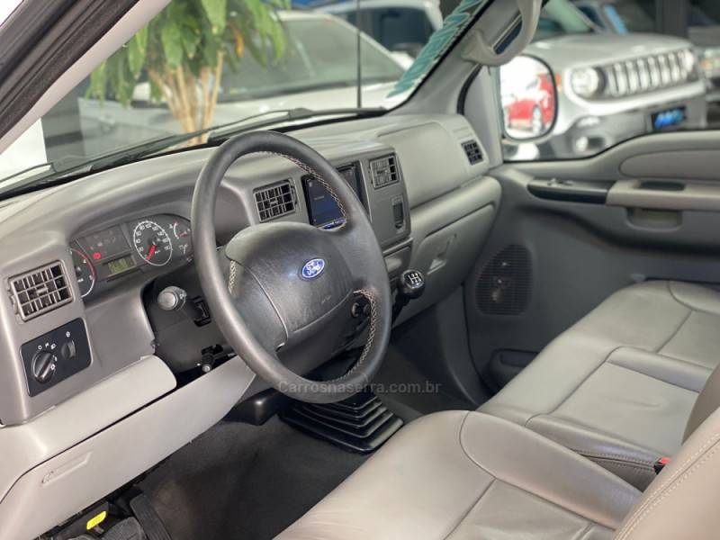 FORD - F-250 - 2009/2009 - Prata - R$ 168.900,00
