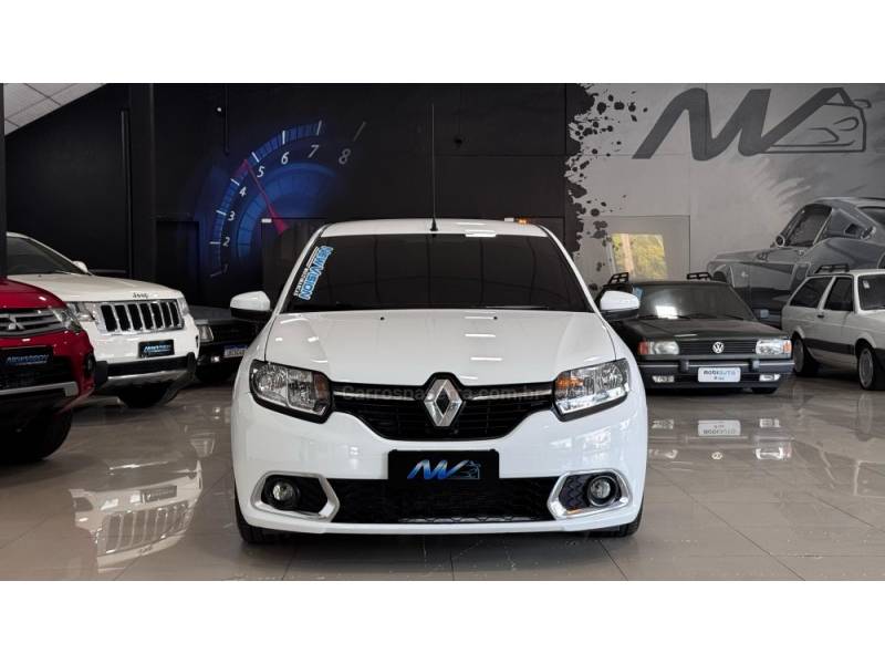 RENAULT - SANDERO - 2018/2018 - Branca - R$ 47.900,00