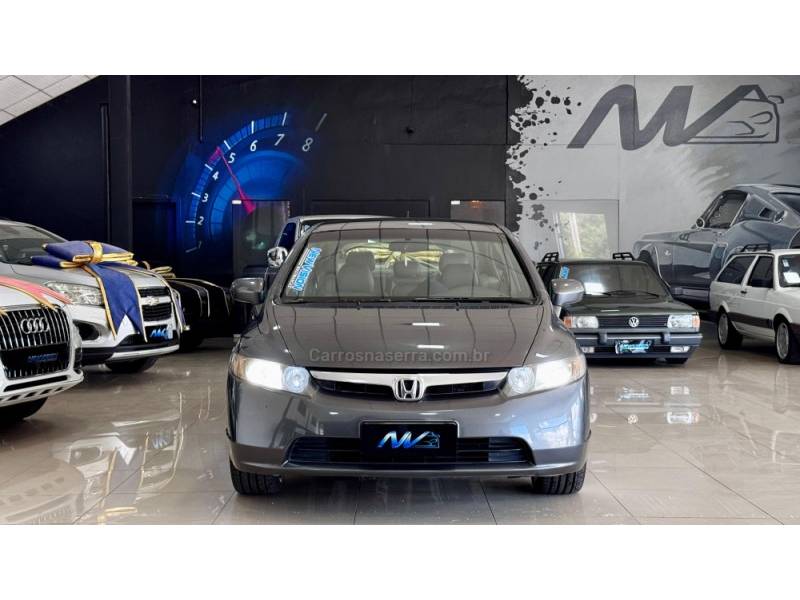 HONDA - CIVIC - 2006/2007 - Cinza - R$ 49.900,00