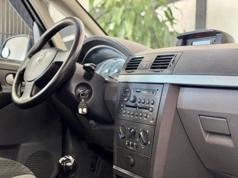 CHEVROLET - MERIVA - 2010/2011 - Prata - R$ 35.900,00