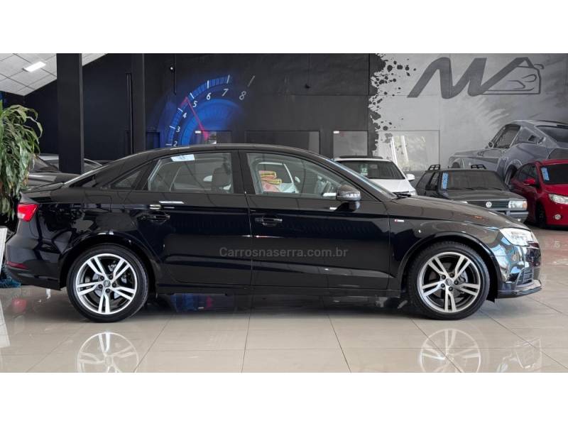 AUDI - A3 - 2020/2020 - Preta - R$ 112.900,00