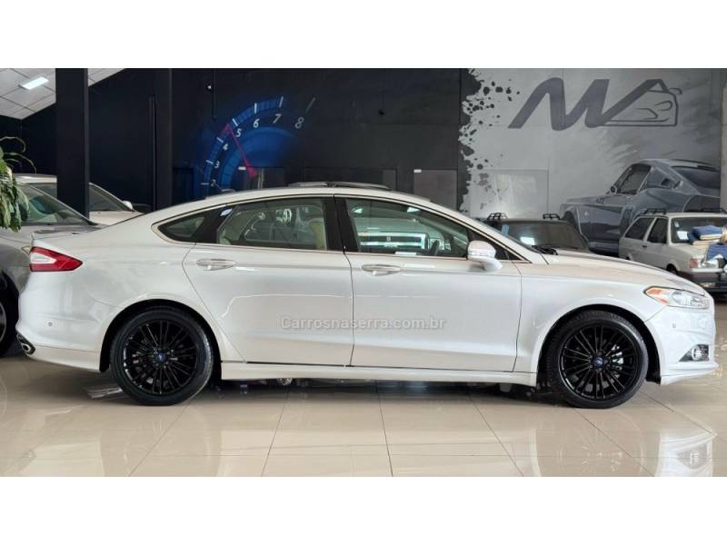 FORD - FUSION - 2013/2013 - Prata - R$ 82.900,00