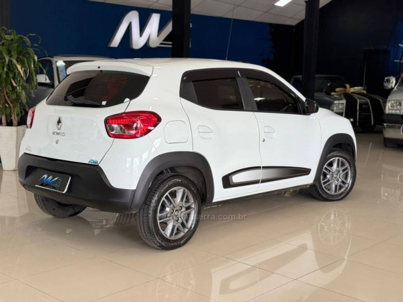 RENAULT - KWID - 2017/2018 - Branca - R$ 47.900,00
