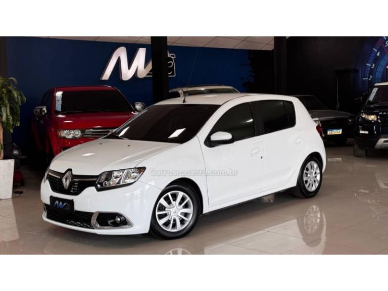 RENAULT - SANDERO - 2018/2018 - Branca - R$ 47.900,00