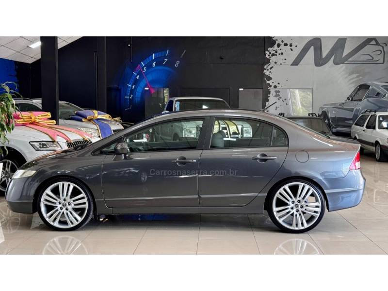 HONDA - CIVIC - 2006/2007 - Cinza - R$ 49.900,00