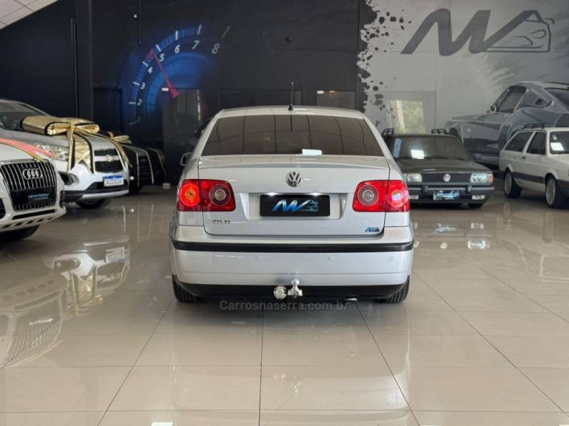 VOLKSWAGEN - POLO - 2008/2008 - Prata - R$ 39.900,00