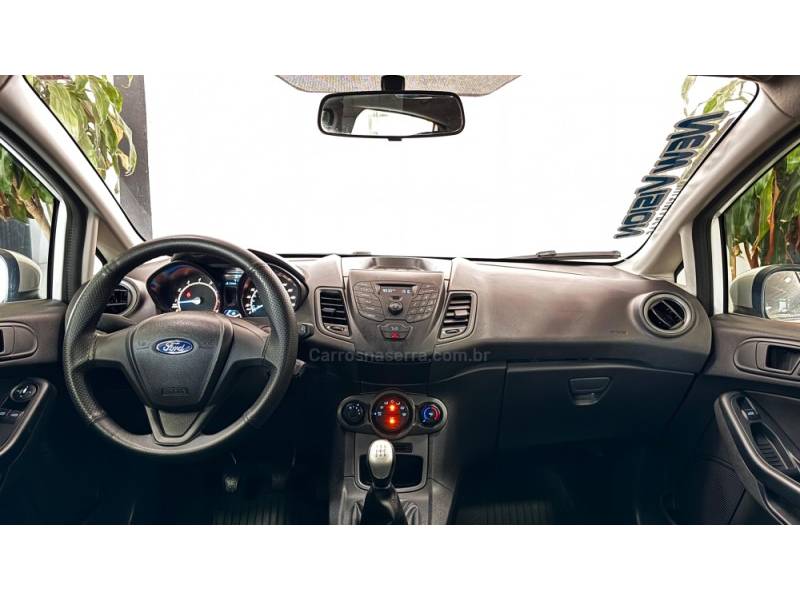 FORD - FIESTA - 2014/2015 - Branca - R$ 49.900,00