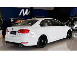 VOLKSWAGEN - JETTA - 2012/2013 - Branca - R$ 80.900,00