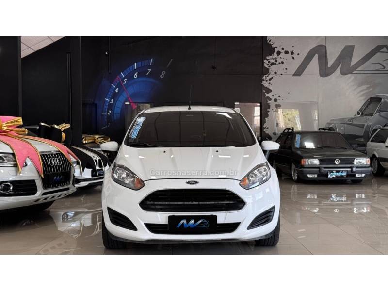 FORD - FIESTA - 2014/2015 - Branca - R$ 49.900,00