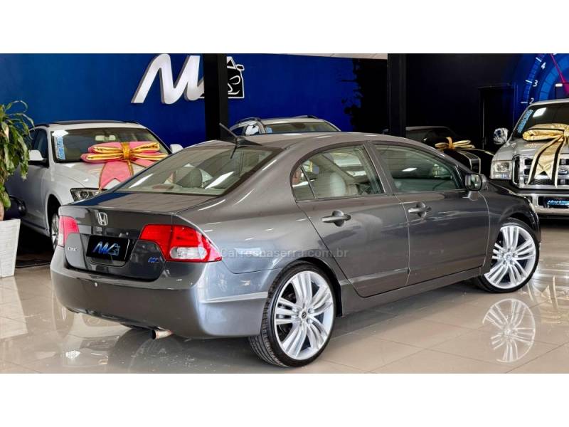 HONDA - CIVIC - 2006/2007 - Cinza - R$ 49.900,00