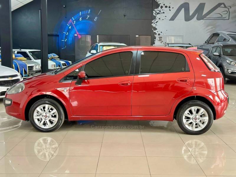 FIAT - PUNTO - 2015/2016 - Vermelha - R$ 49.900,00