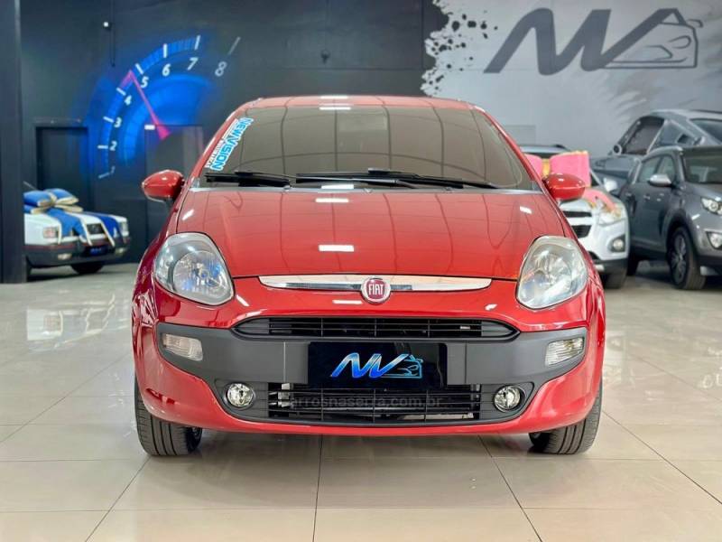 FIAT - PUNTO - 2015/2016 - Vermelha - R$ 49.900,00