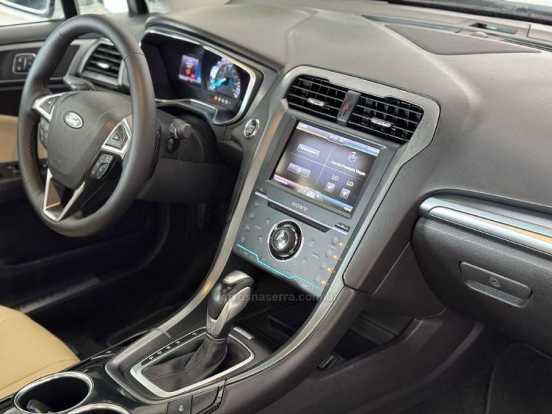 FORD - FUSION - 2013/2013 - Prata - R$ 82.900,00