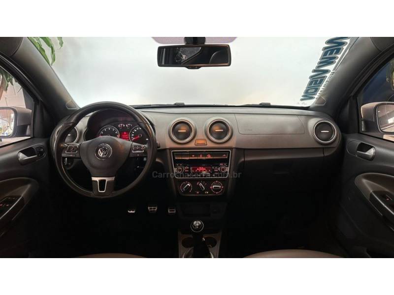 VOLKSWAGEN - SAVEIRO - 2015/2016 - Prata - R$ 79.900,00