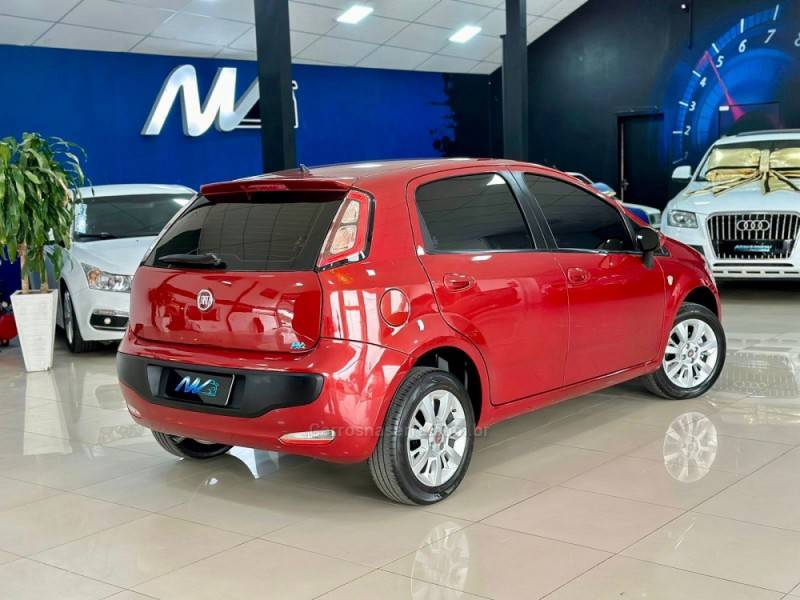 FIAT - PUNTO - 2015/2016 - Vermelha - R$ 49.900,00