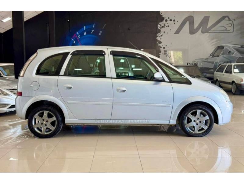 CHEVROLET - MERIVA - 2010/2011 - Prata - R$ 35.900,00