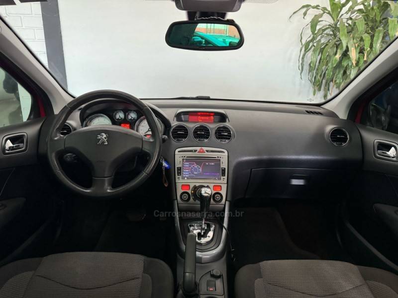 PEUGEOT - 308 - 2013/2014 - Vermelha - R$ 49.900,00