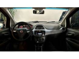 FIAT - PUNTO - 2015/2016 - Vermelha - R$ 49.900,00