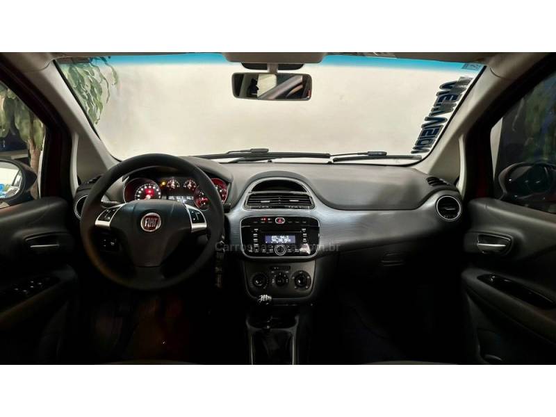 FIAT - PUNTO - 2015/2016 - Vermelha - R$ 49.900,00
