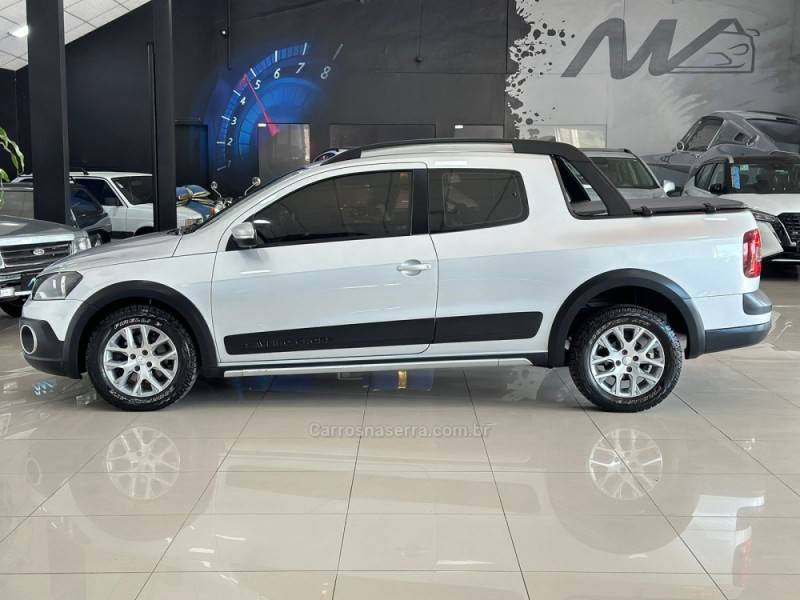 VOLKSWAGEN - SAVEIRO - 2015/2016 - Prata - R$ 79.900,00